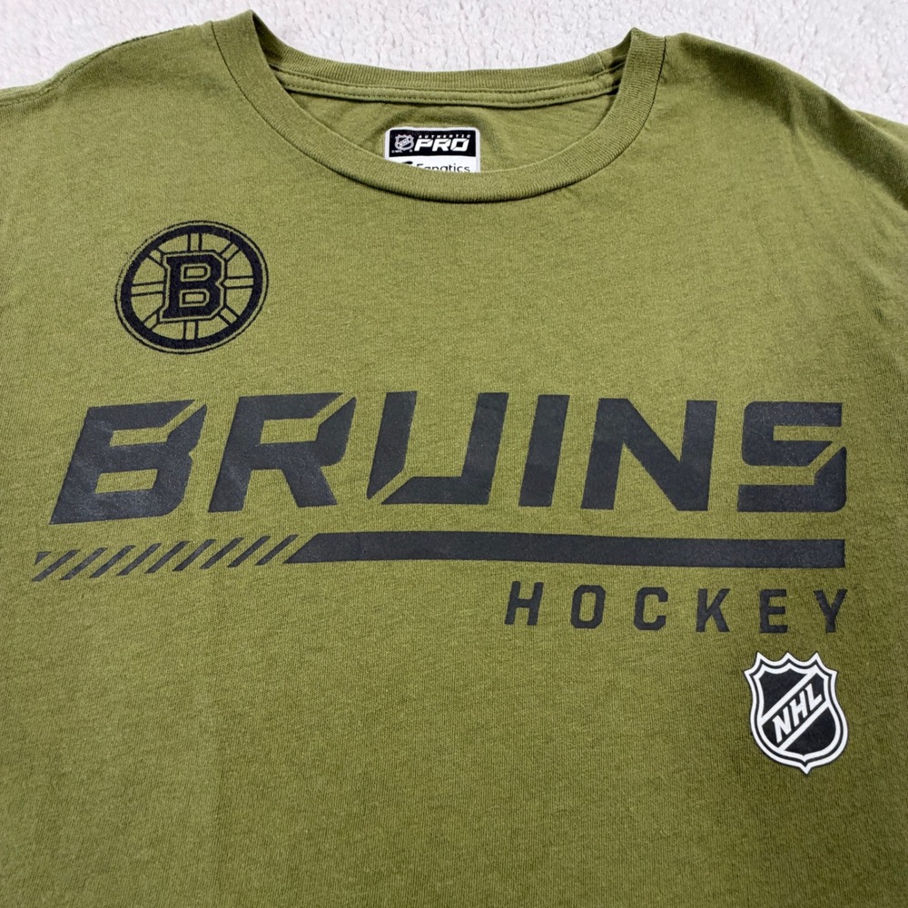 Boston Bruins NHL Hockey T-Shirt Small Excellent